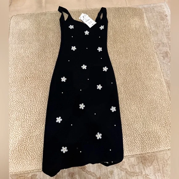 Zara Black Midi Dress with White Floral Details. Floral stretch midi. Nwt - Picture 5 of 7